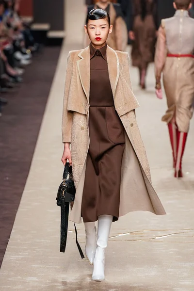 Look 35